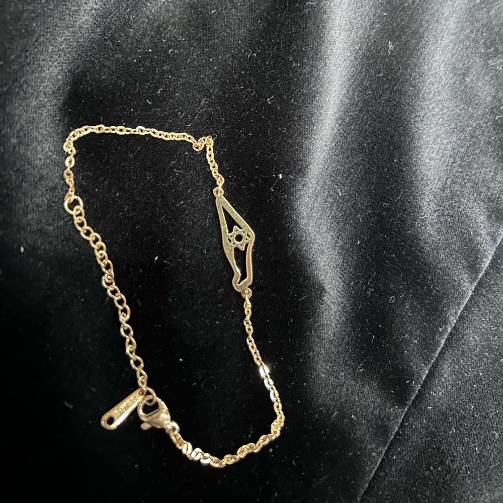 NWT Map of Israel dainty gold bracelet! Star of David detail!
